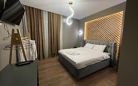 Grand Jnk Boutique Hotel